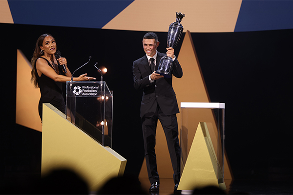 Phil Foden Dinobatkan Jadi Pemain Terbaik PFA Musim 2023-24