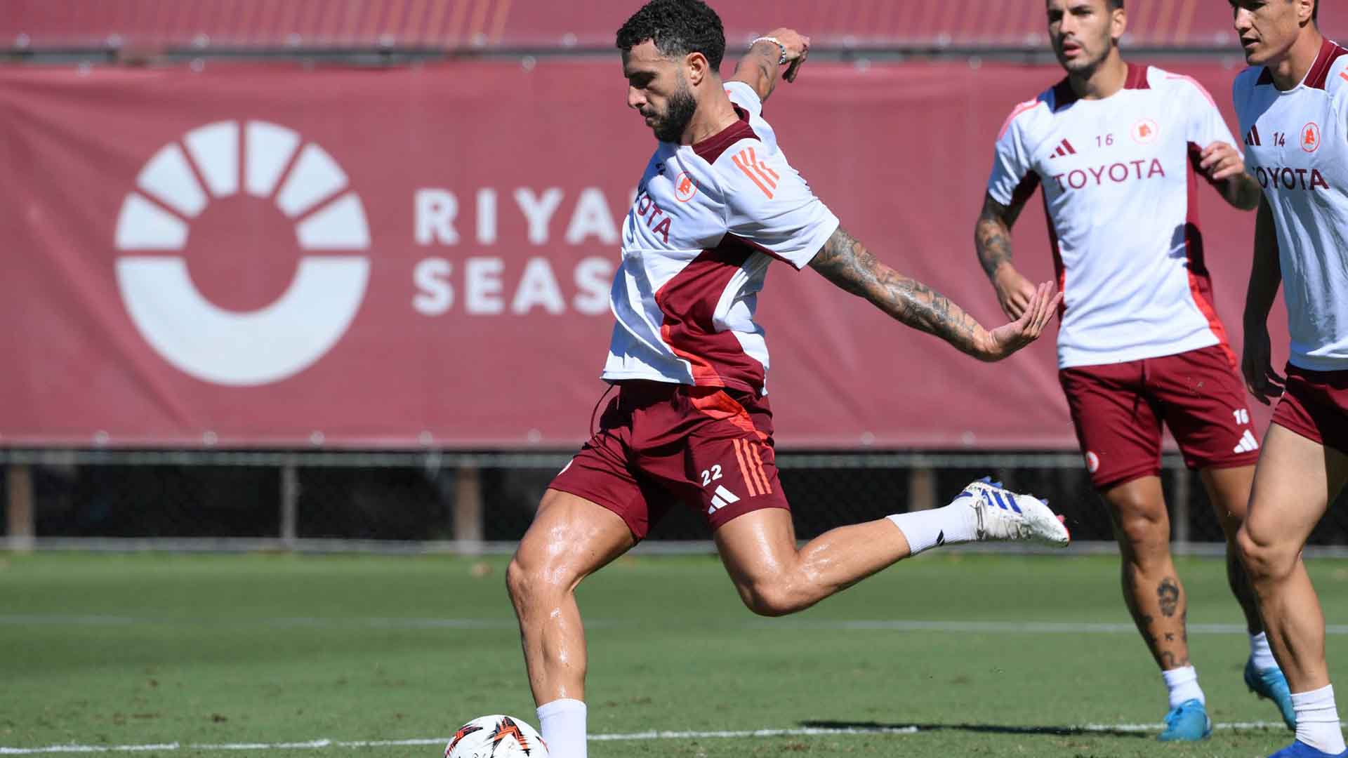 Lapangan Sintetis Jadi Tantangan AS Roma Saat Hadapi Elfsborg