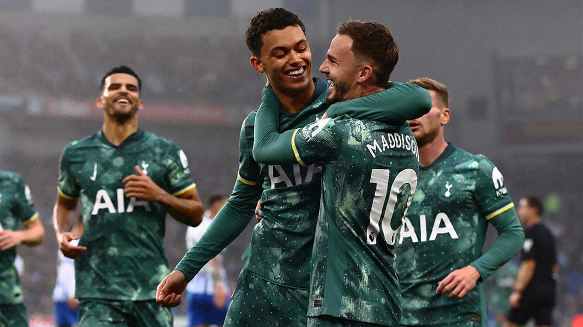 Rekap Premier League: Ten Hag Cetak Rekor Buruk, Tottenham Kolaps Usai Unggul Dua Gol