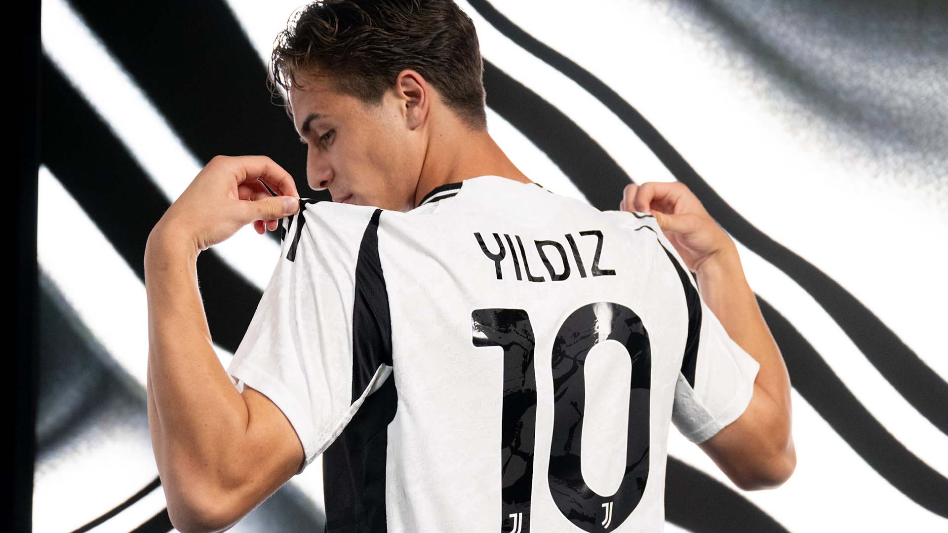 Paul Pogba Tak Keberatan Kenan Yildiz Pakai Nomor 10