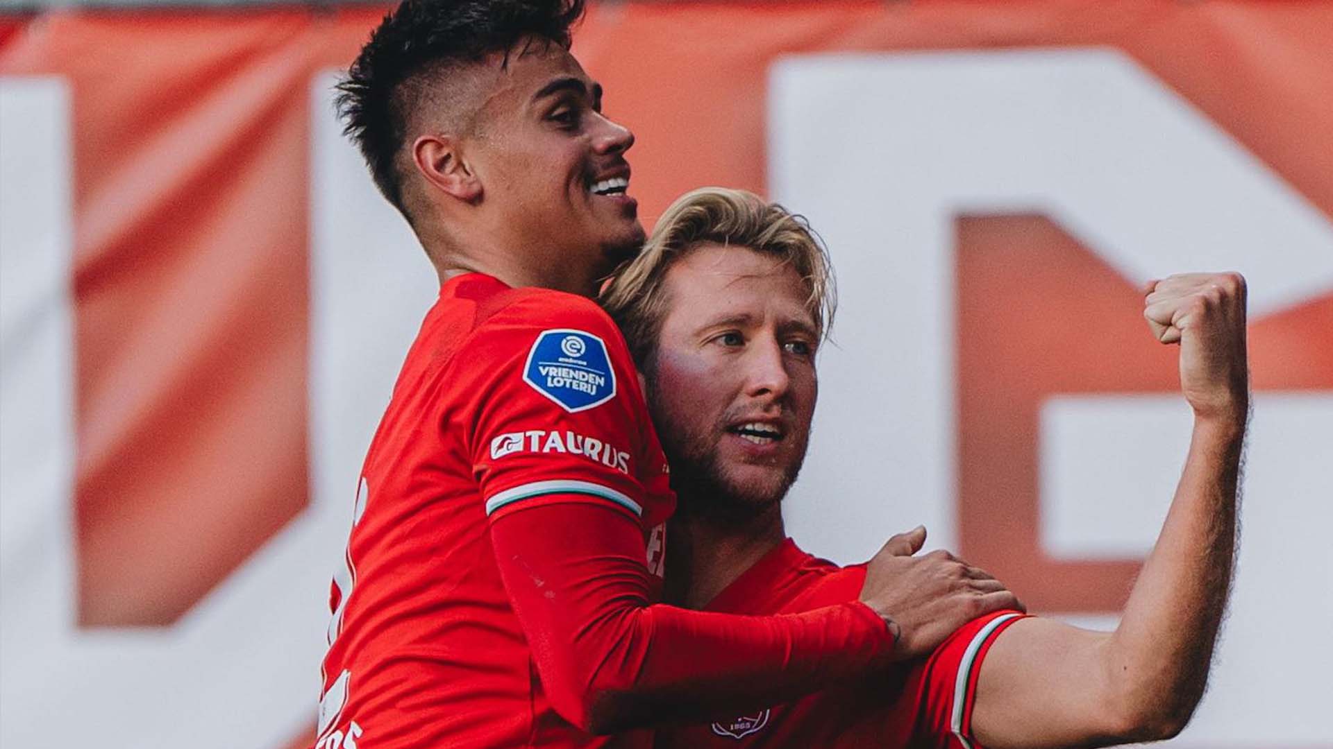 Twente Bantai Heracles, Mees Hilgers Sumbang Satu Gol