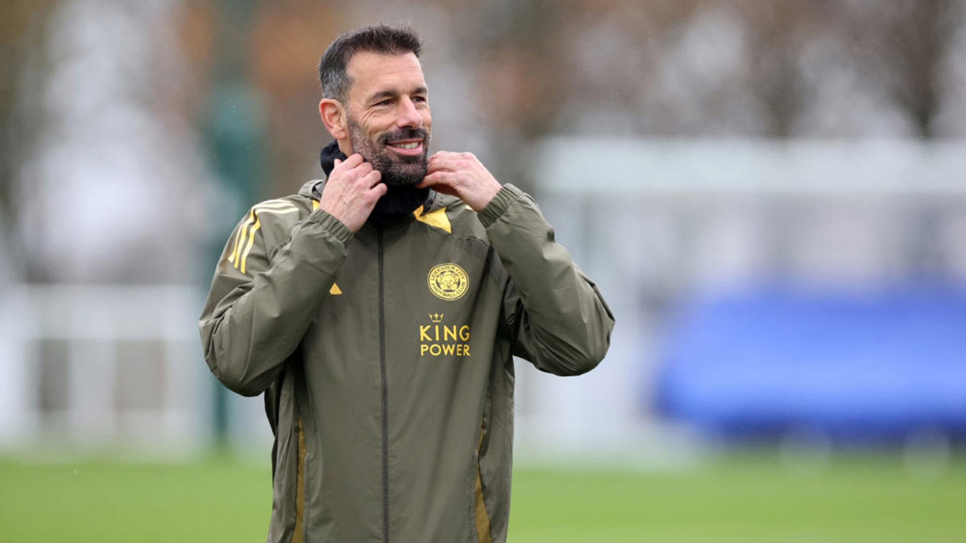 Van Nistelrooy Terapkan Disiplin Khas Sir Alex di Leicester City