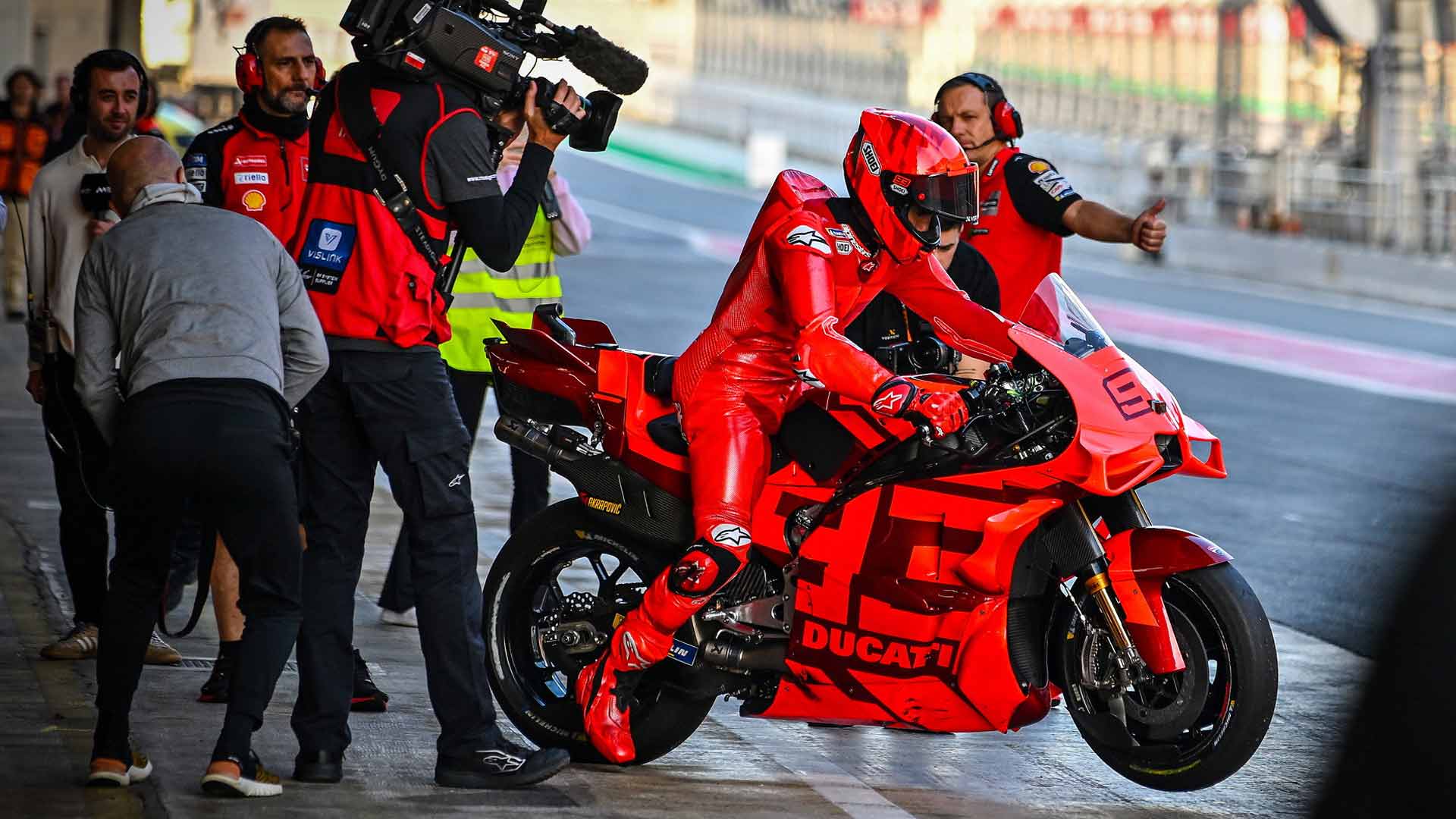 Marc Márquez Lakukan Kunjungan Pertamanya ke Pabrikan Ducati