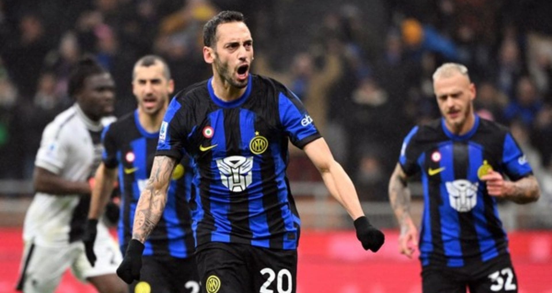 Pertandingan Inter-Udinese Sempat Dihentikan Selama 6 Menit