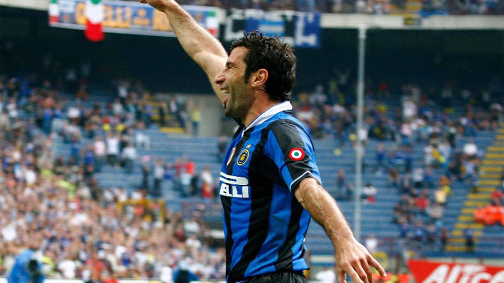 Figo Dukung Inter Singkirkan Barcelona di Champions League