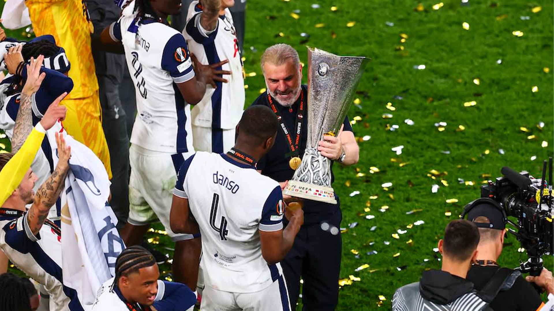 Postecoglou Buktikan Janjinya, Spurs Akhiri Puasa Gelar