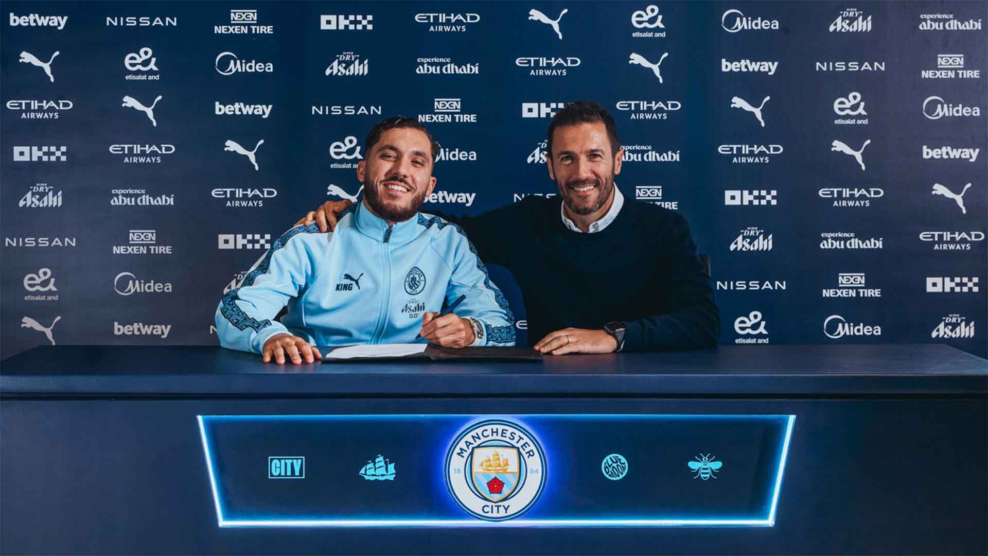 Manchester City Resmi Boyong Rayan Cherki dari Lyon