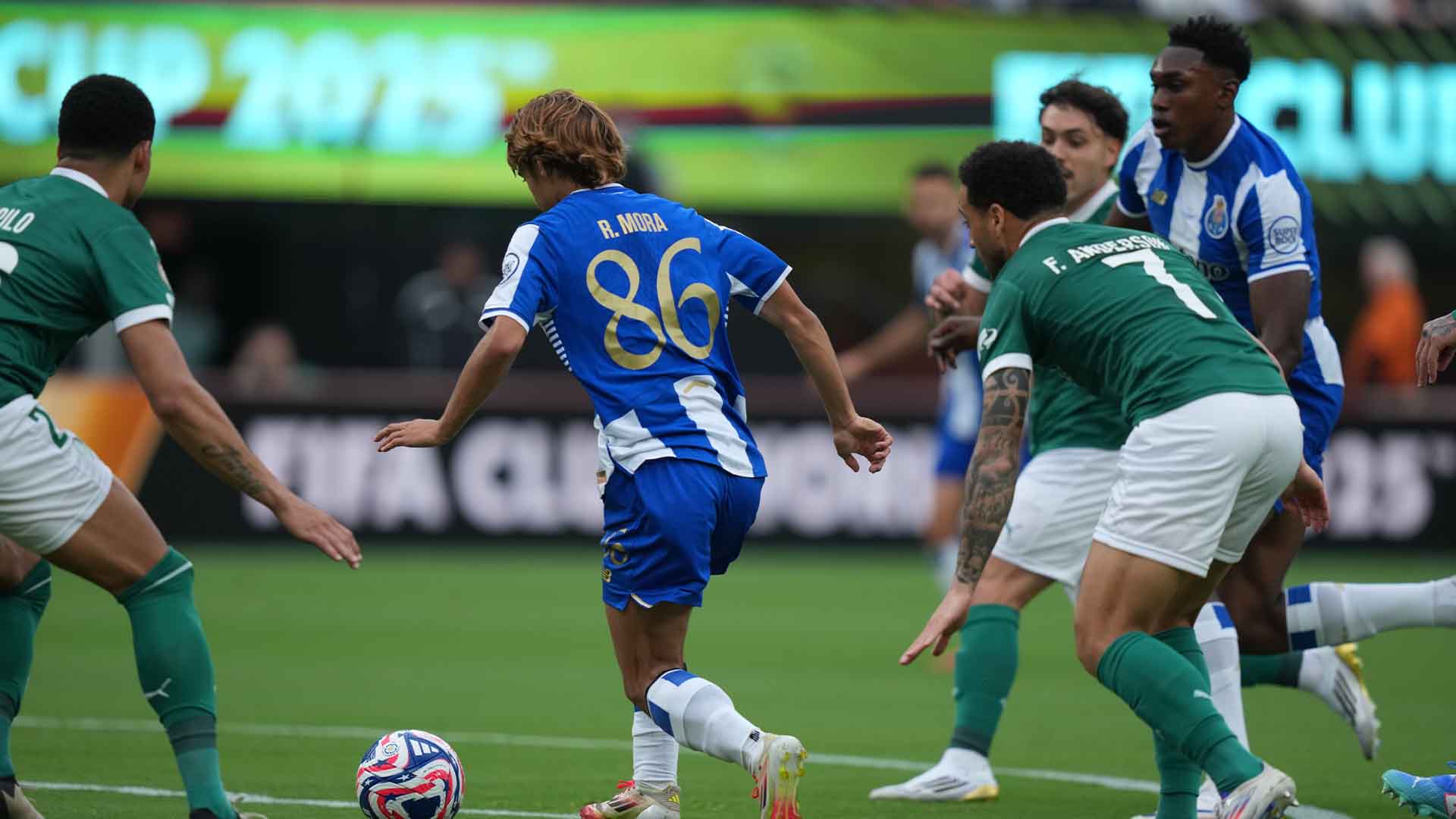 Palmeiras dan Porto Berbagi Angka dalam Laga Grup A