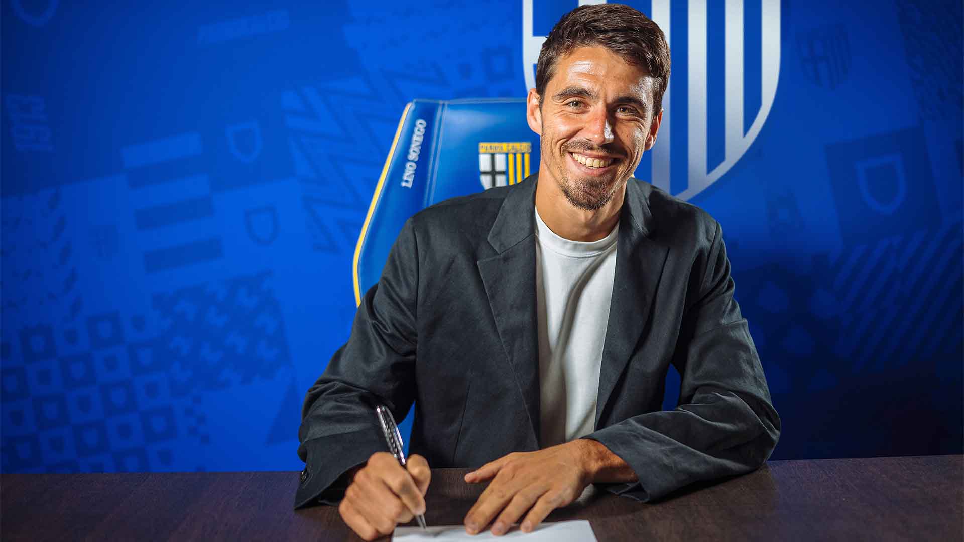 Parma Tunjuk Asisten Pelatih Arsenal Carlos Cuesta Sebagai Manajer Baru