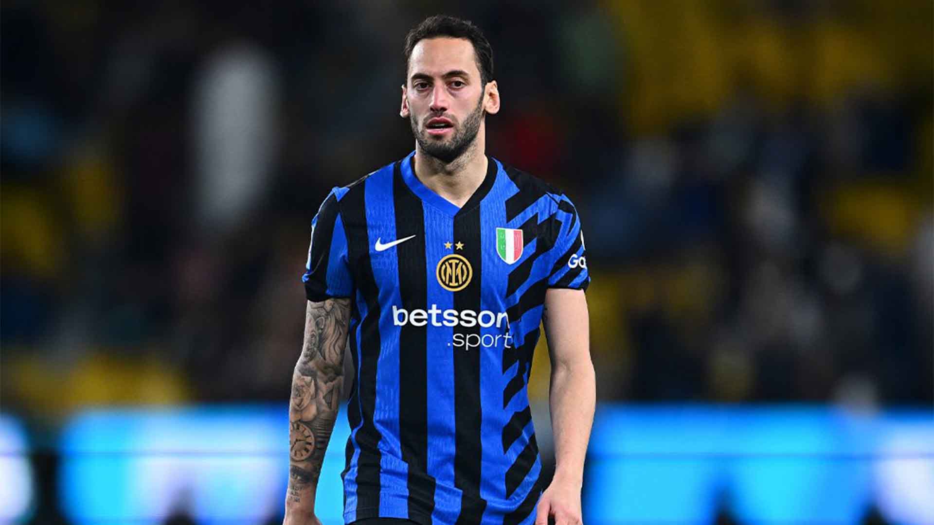 Inter Memanas, Calhanoglu Balas Kritik Tajam Martinez