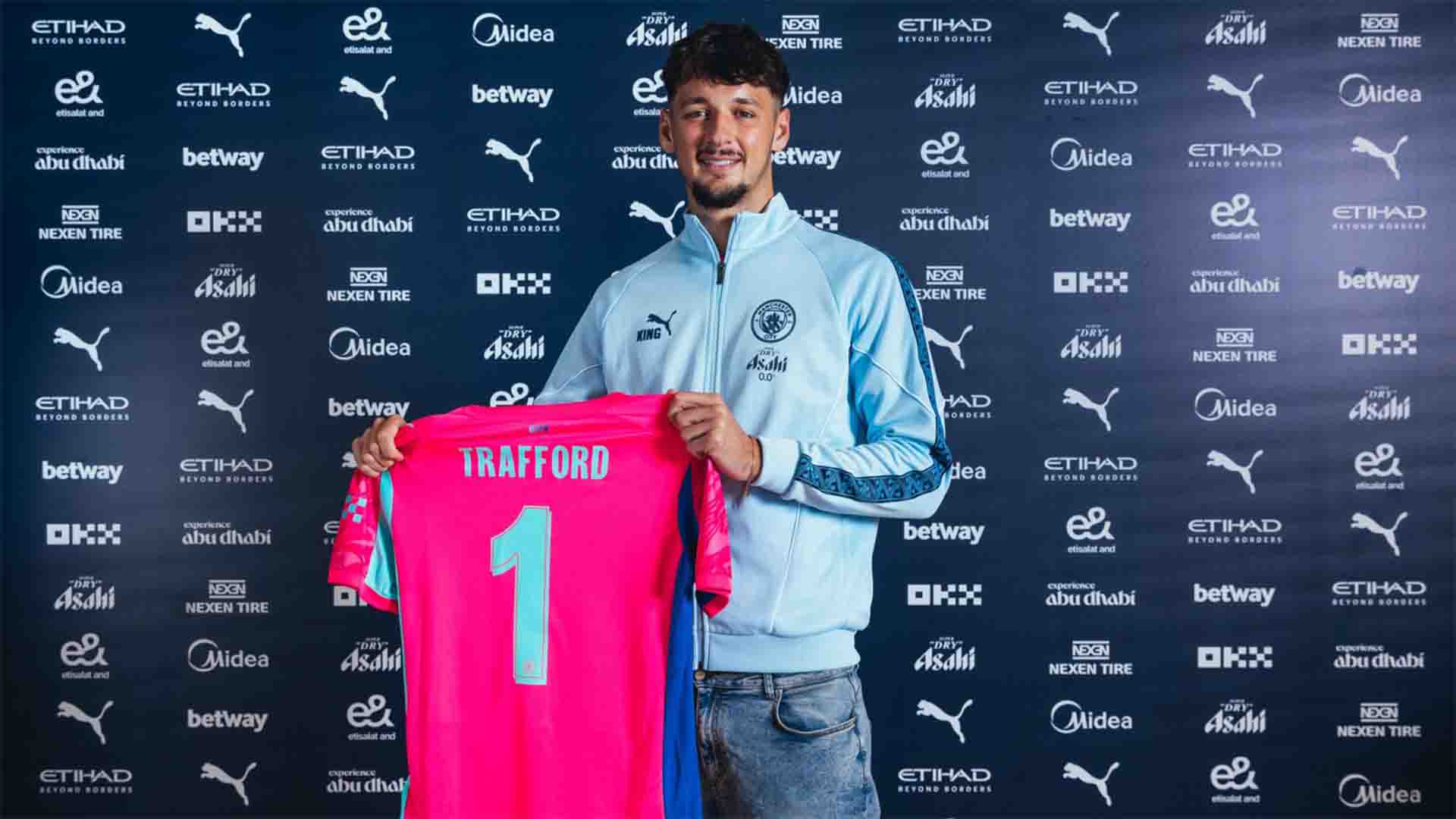 Manchester City Pulangkan James Trafford dari Burnley