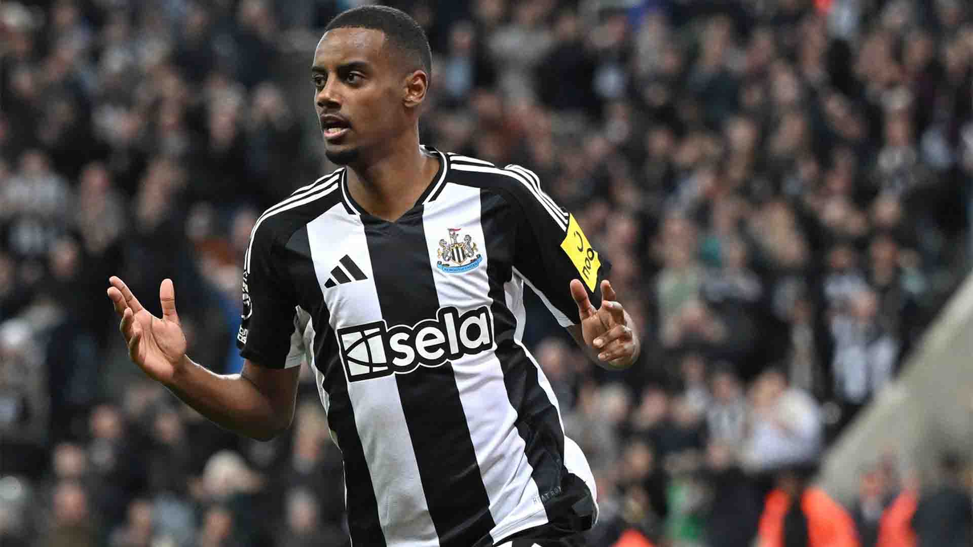 Saga Transfer Berlanjut, Howe Minta Newcastle Lupakan Isak