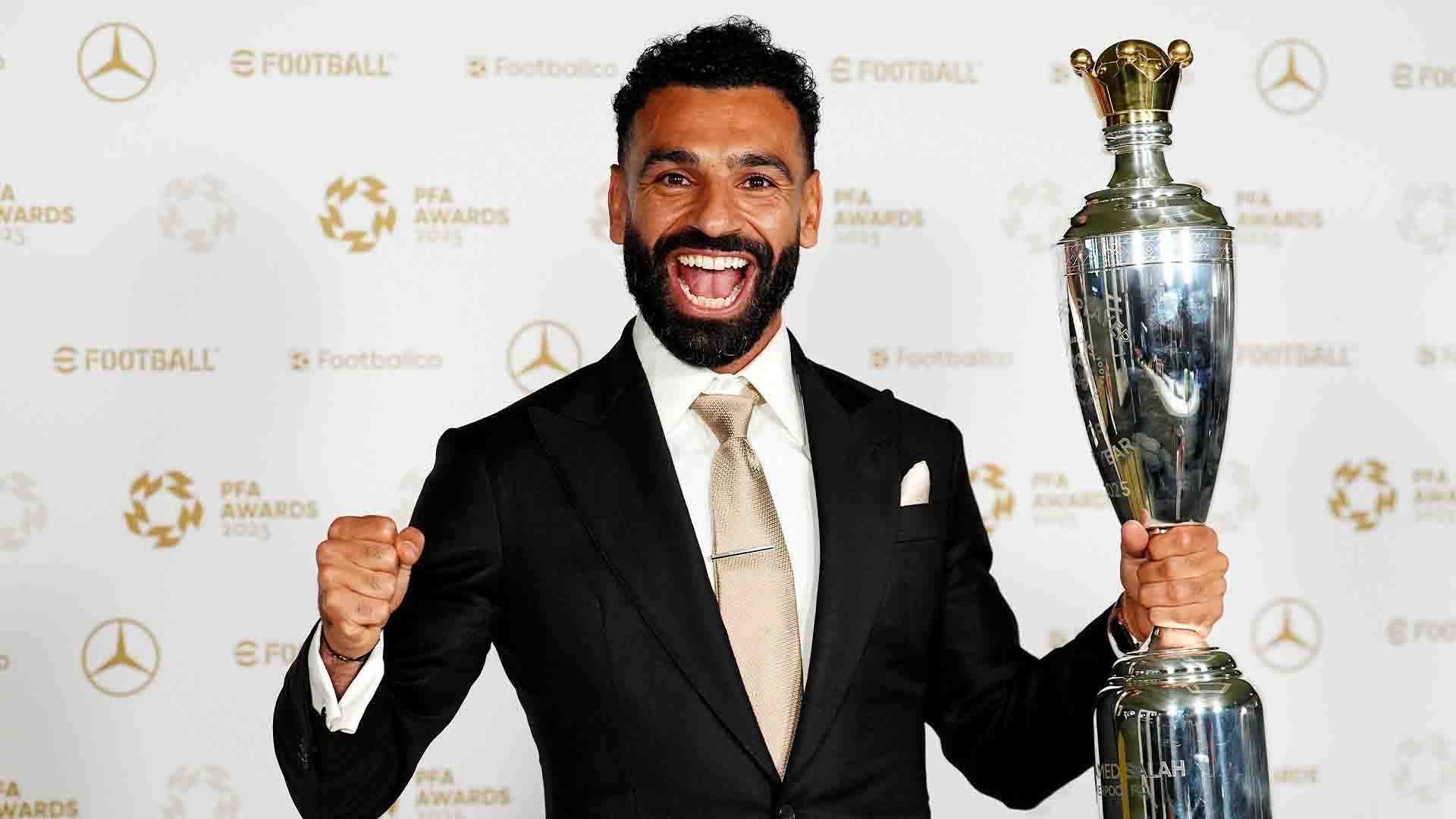 Salah Ukir Sejarah dengan Gelar PFA Player of the Year Ketiga
