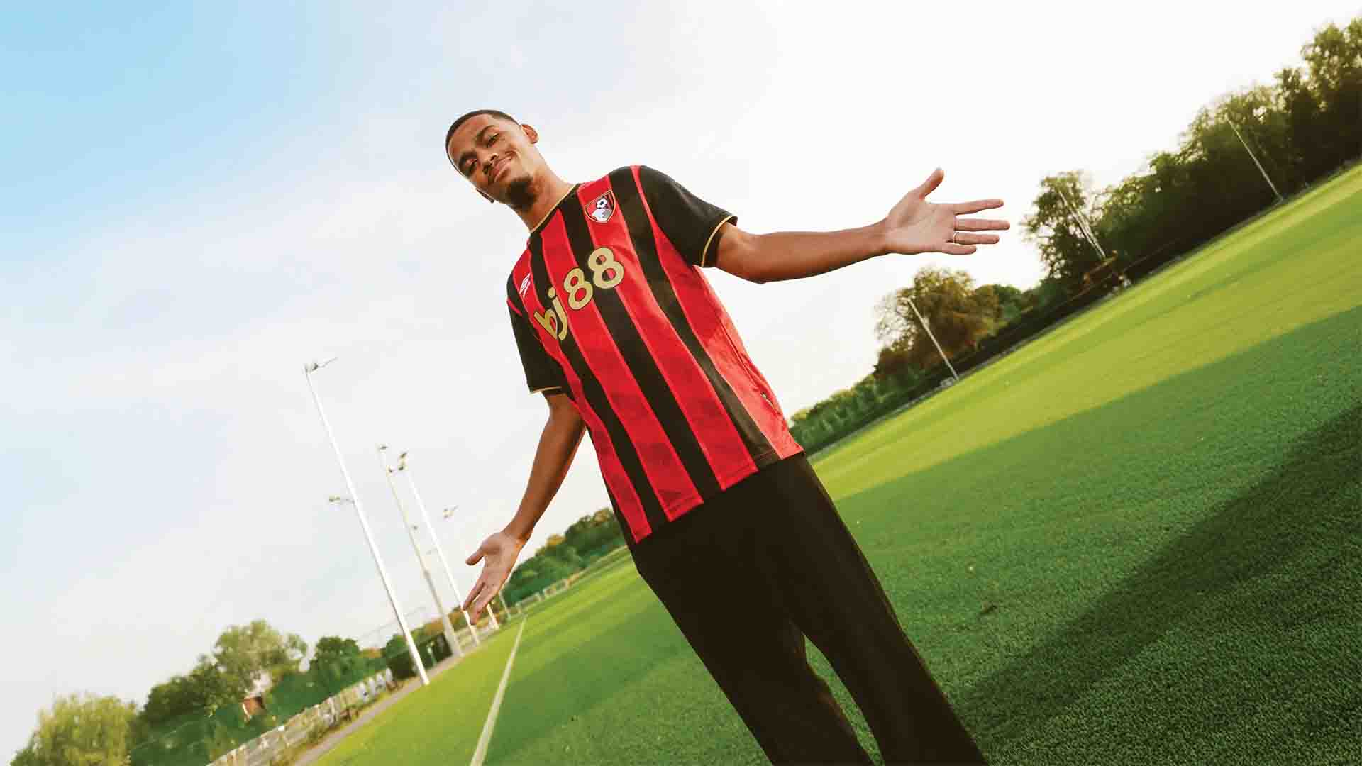 Amine Adli Resmi Hijrah ke Bournemouth dari Bayer Leverkusen