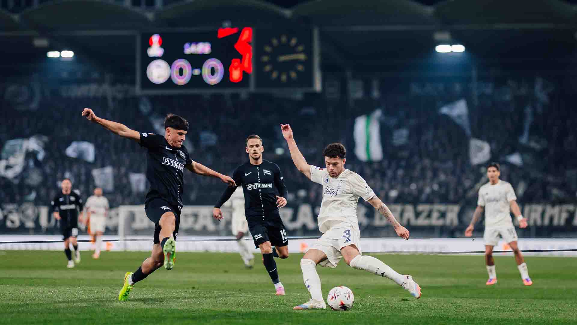 Nottingham Forest Ditahan Sturm Graz 0-0, Penalti Gibbs-White Jadi Sorotan