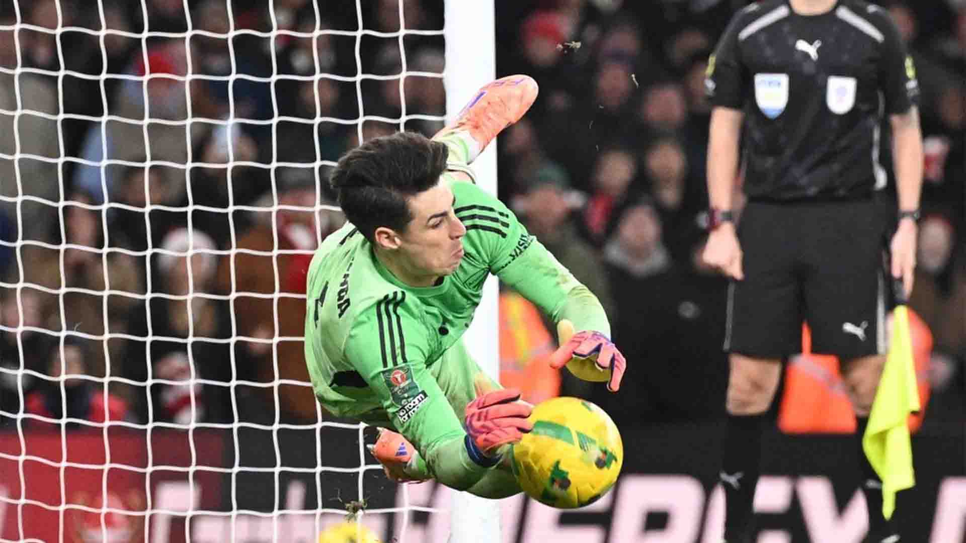 Kepa Ungkap Kunci Jadi Pahlawan Penalti Arsenal di Carabao Cup